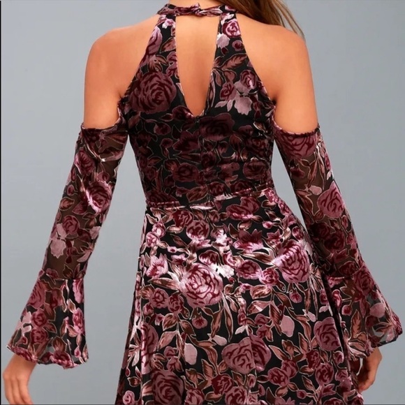 Lulu’s Safia Cold Shoulder Floral Print Burnout Velvet Bell Sleeve Mini Dress - Picture 2 of 7